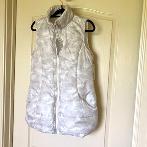 NWT Zelos White Camo puffer vest sz L